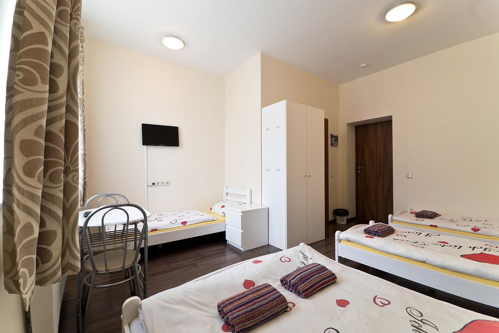Hotell Happy 3*
